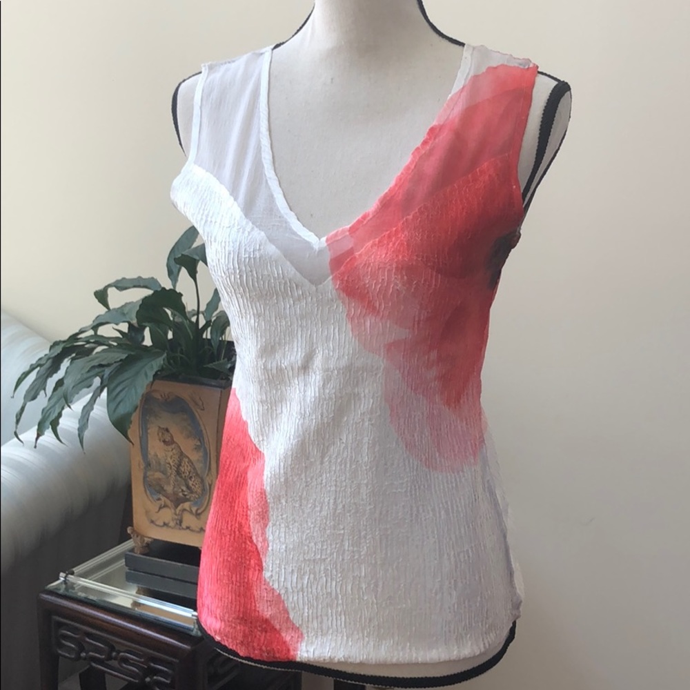 Kamarov v-neck sleeveless top sz Small